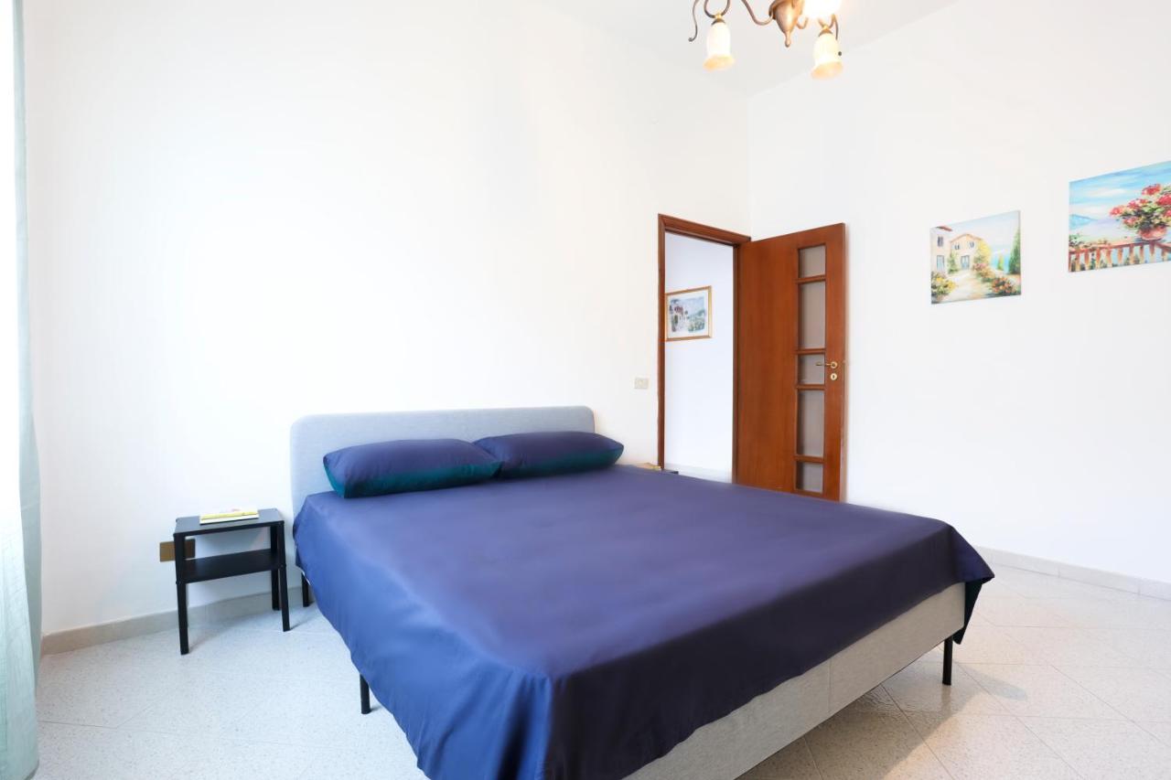 Bright Apartment Near The Sea With Parking Salerno Exteriör bild