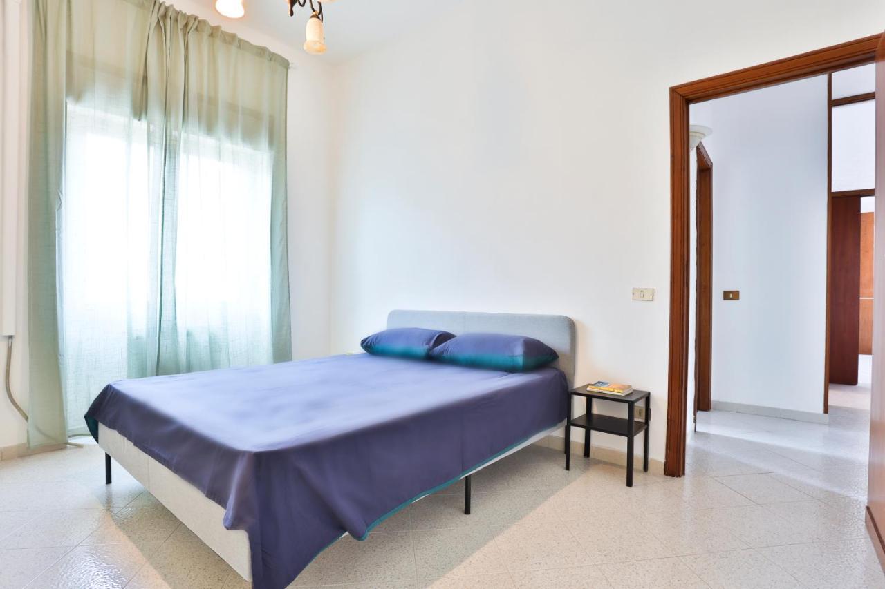 Bright Apartment Near The Sea With Parking Salerno Exteriör bild