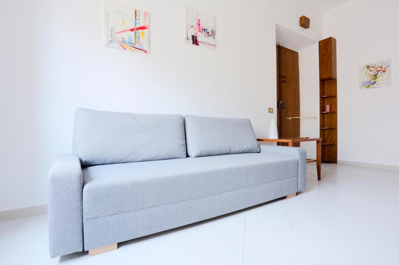 Bright Apartment Near The Sea With Parking Salerno Exteriör bild