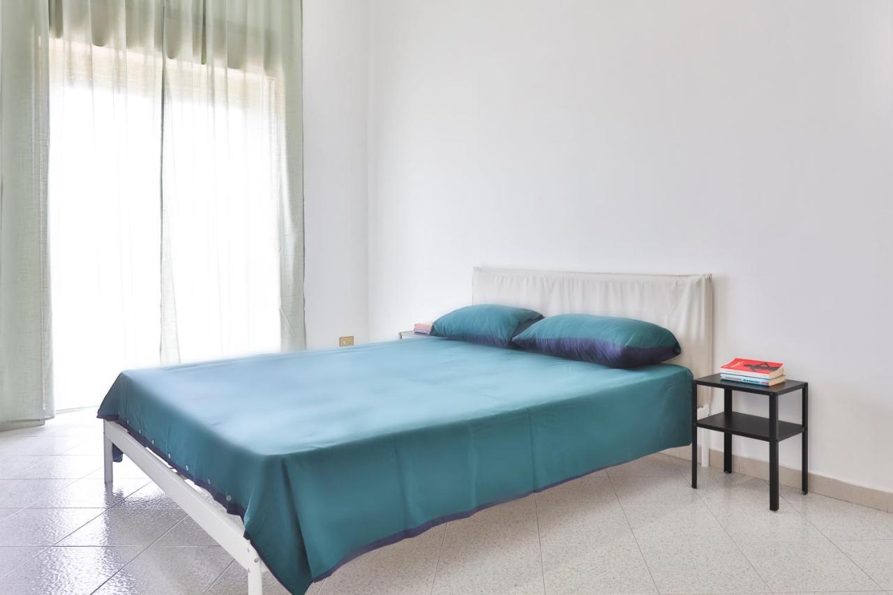 Bright Apartment Near The Sea With Parking Salerno Exteriör bild