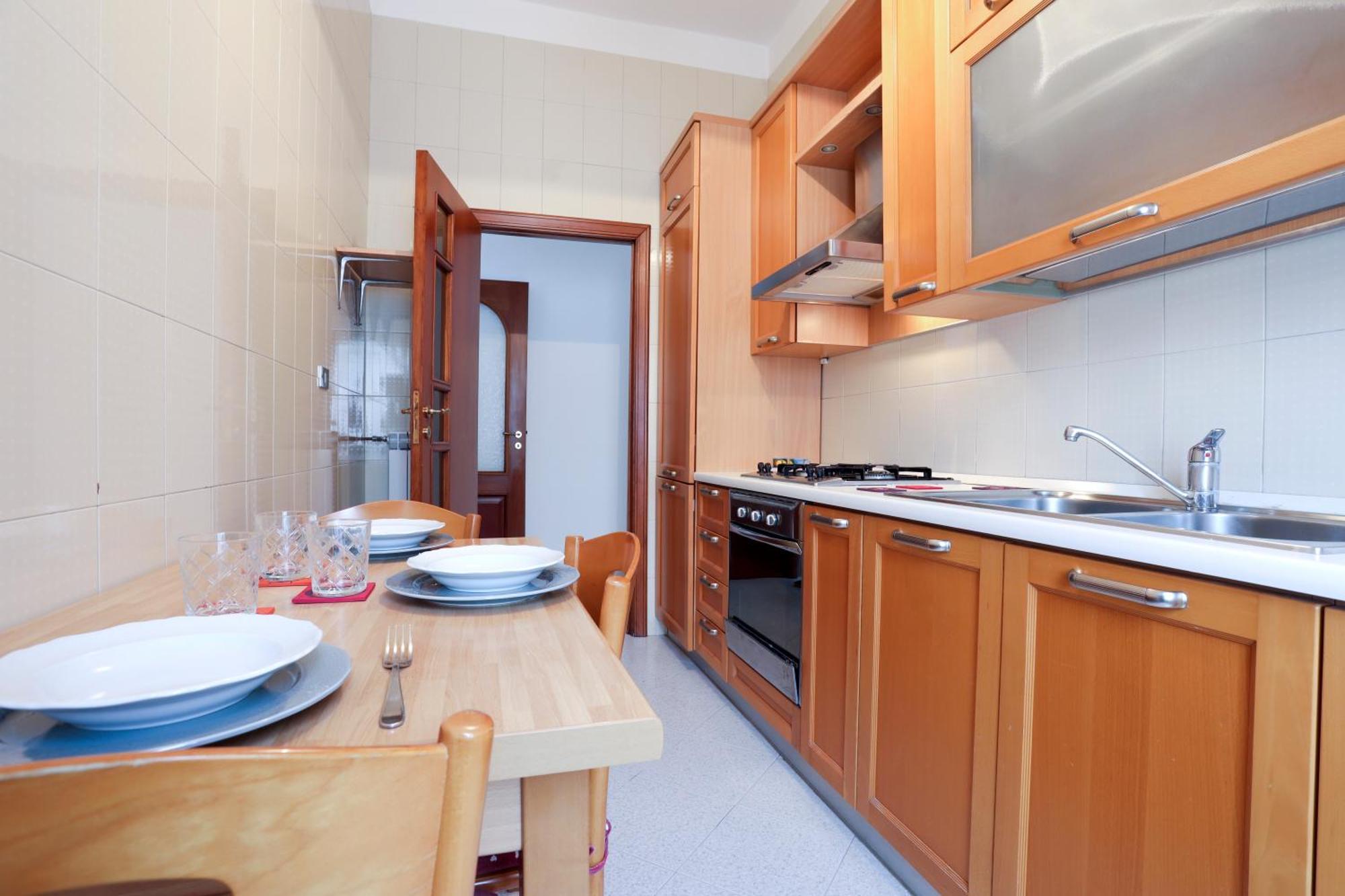 Bright Apartment Near The Sea With Parking Salerno Exteriör bild