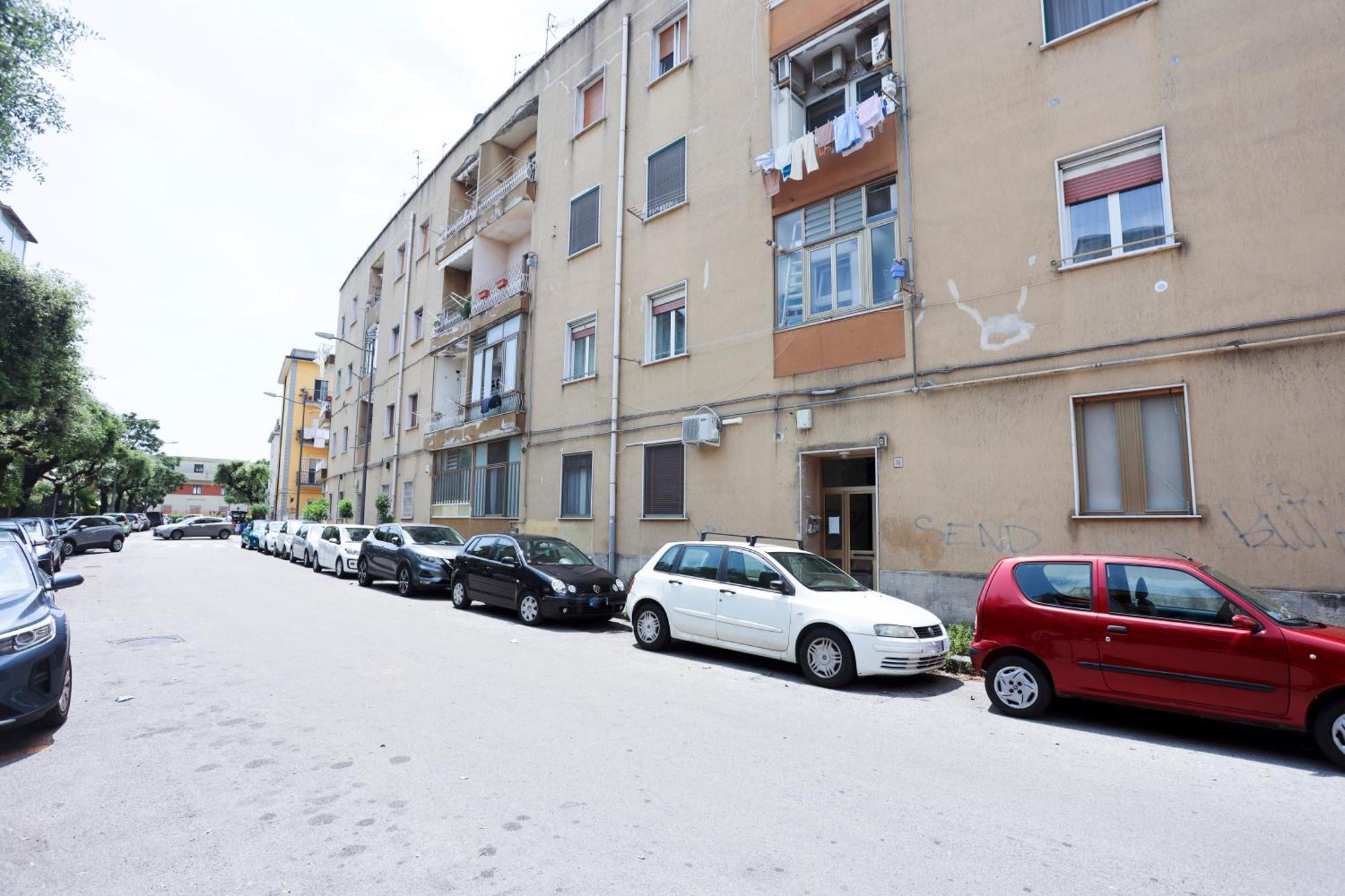 Bright Apartment Near The Sea With Parking Salerno Exteriör bild